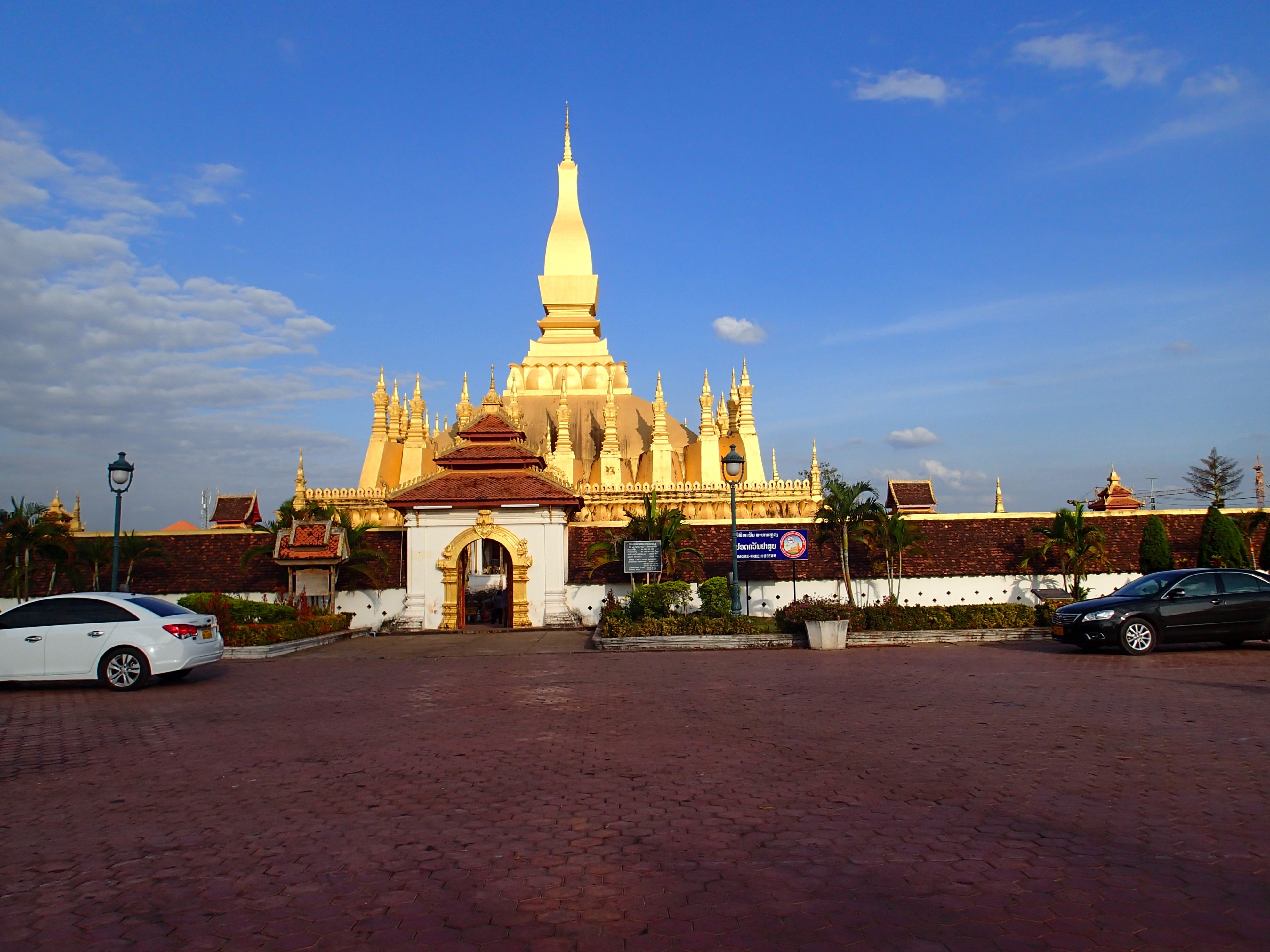 Pha That Luang, Vientiane