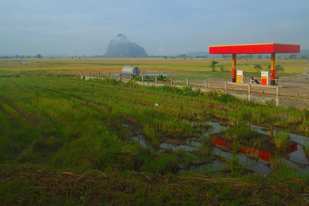 Day 6 - Chiang Rai, Thailand to Pakbeng, Laos