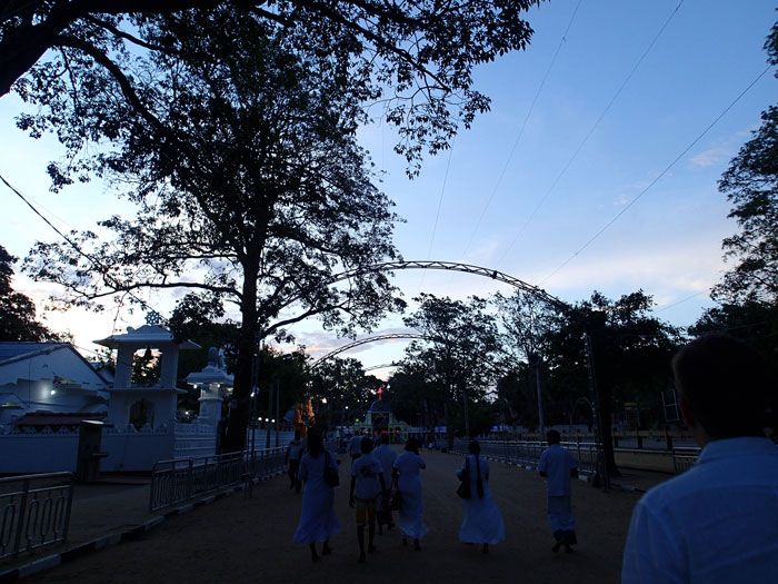 day10--z-Kataragama-Temple2